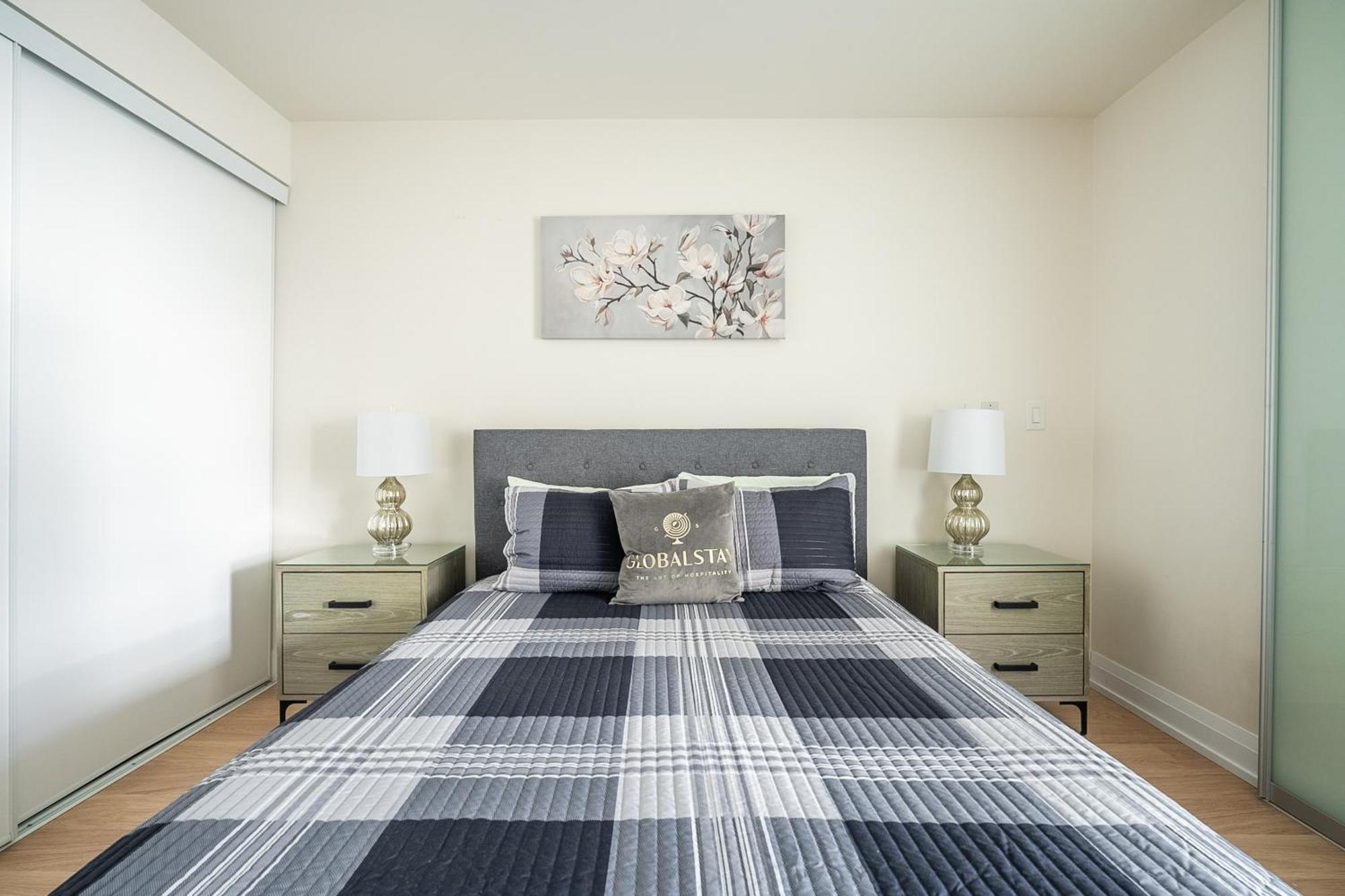 Globalstay Modern Apartments In North York Skyscraper Toronto Bagian luar foto