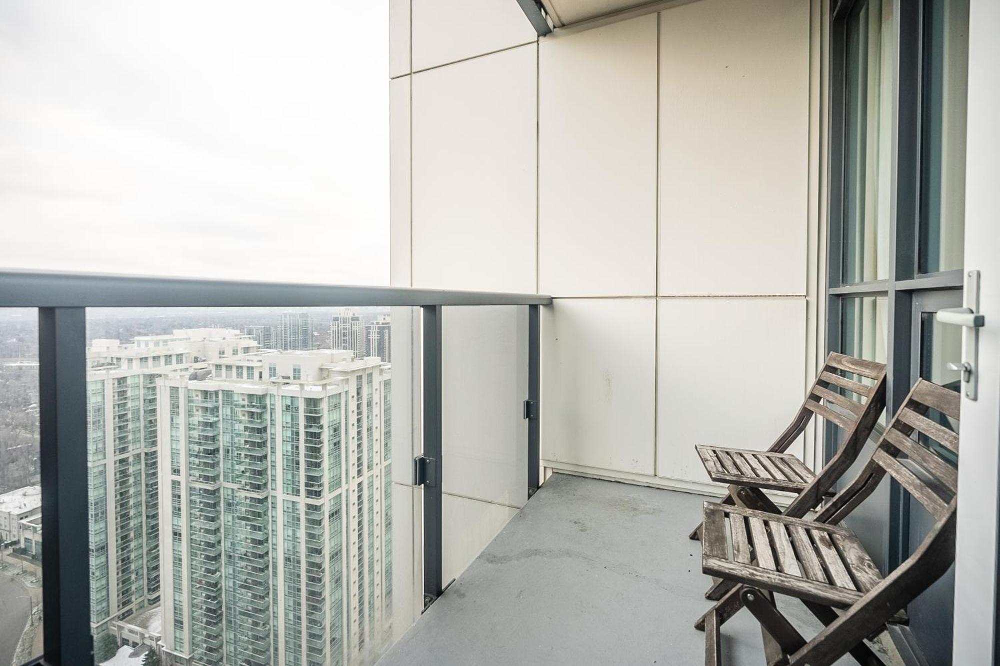Globalstay Modern Apartments In North York Skyscraper Toronto Bagian luar foto