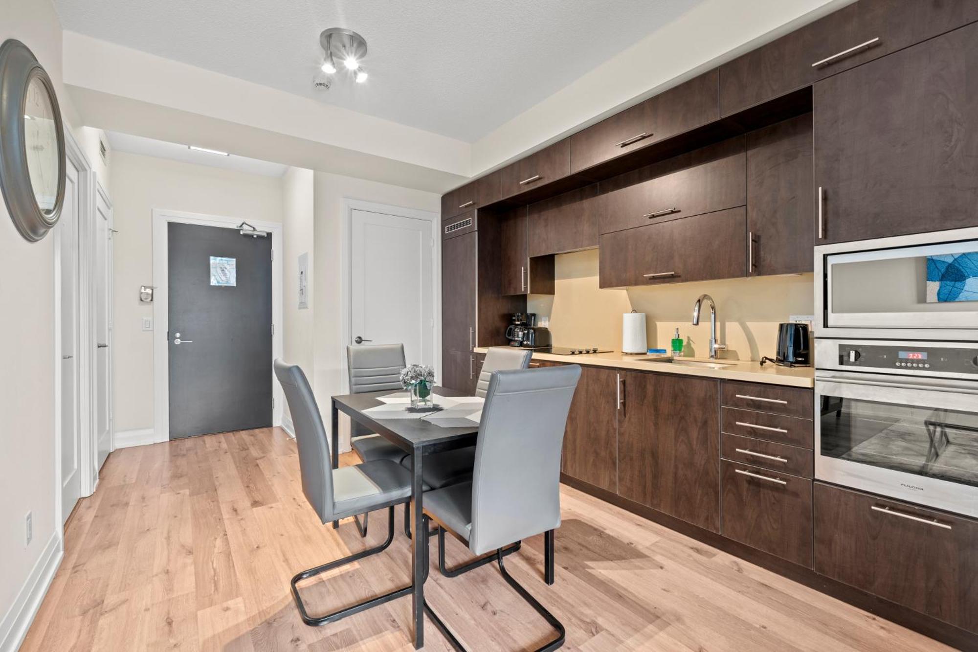 Globalstay Modern Apartments In North York Skyscraper Toronto Bagian luar foto